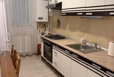 Apartament cu 2 camere decomandat în Metalurgiei