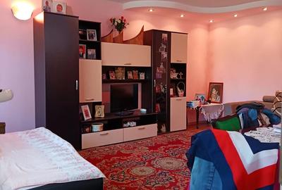 Casă cu 5 camere cu Teren 700 Mp în Goranu