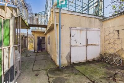 Casă cu 9 camere cu Teren 899 Mp în Ghioroc
