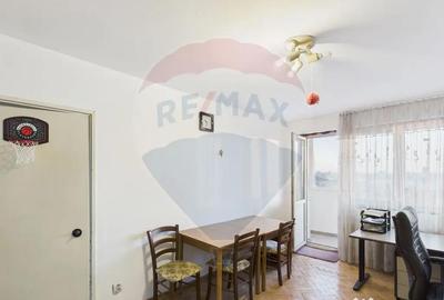 Apartament cu 3 camere semidecomandat, mobilat în Iancului