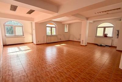 Casă individuală cu 7 camere cu Canalizare în Floreasca