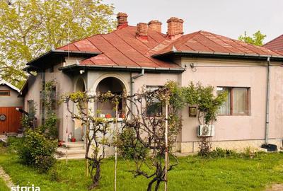 Casă cu 4 camere cu Teren 2700 Mp în Central - 4