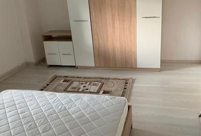 Apartament cu 3 camere decomandat în Central - 3