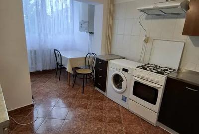 Apartament cu 2 camere decomandat în Nicolina