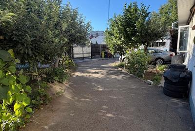 Casă cu 8 camere cu Teren 600 Mp în Central