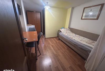Casă cu 4 camere cu Teren 200 Mp în Central