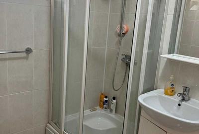 Apartament cu 2 camere semidecomandat în Micro 6 - 7