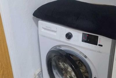 Apartament cu 2 camere semidecomandat în Gorjului