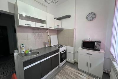 Garsonieră decomandată în Central - 4