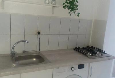 Garsonieră decomandată în Central