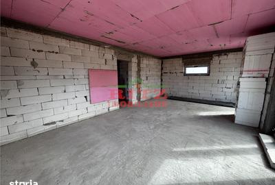 Casă cu 3 camere cu Teren 700 Mp în Central