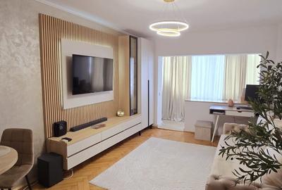 Apartament cu 2 camere circular, mobilat în City Park Mall