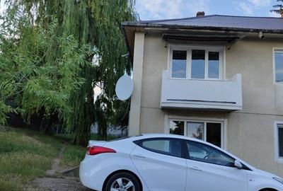 Apartament cu 2 camere decomandat în Cotnari - 1