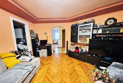 Apartament cu 3 camere semidecomandat, mobilat în Soarelui