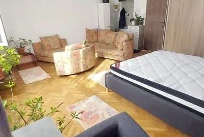 Garsonieră decomandată, mobilată în Sub Arini - 1