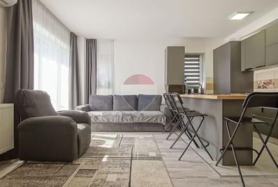 Apartament cu 3 camere decomandat în Tractorul