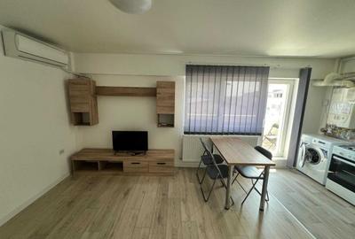 Apartament cu 3 camere decomandat în Titan