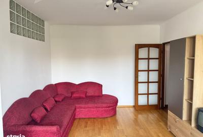 Apartament cu 3 camere decomandat în Astra