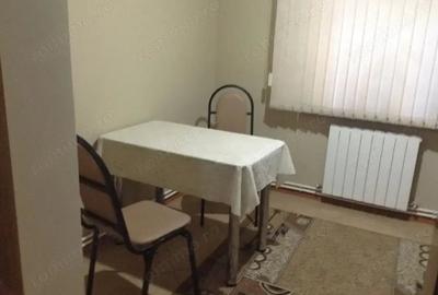 Garsonieră decomandată în Titan
