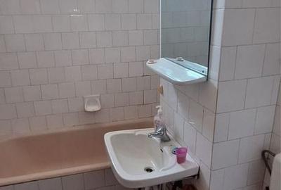 Apartament cu 3 camere decomandat în Decebal - 2