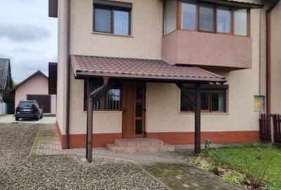 Casă cu 4 camere cu Teren 500 Mp în Central