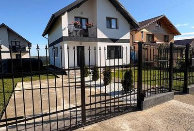Casă cu Teren 445 Mp în Bănești - 2