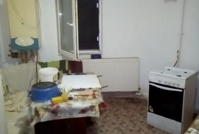 Garsonieră decomandată în Uiești - 3