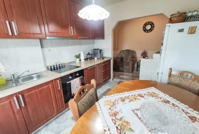 Apartament cu 2 camere decomandat în Micro 16 - 3