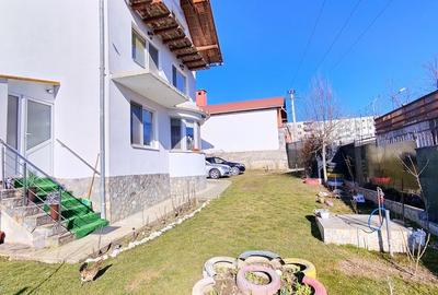Casă cu 7 camere cu Teren 650 Mp în Central - 10