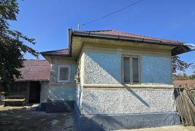 Casă cu 4 camere cu Teren 1952 Mp în Clondiru