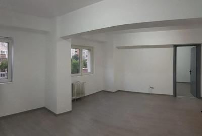 Spațiu comercial, de 90 mp, în Tineretului