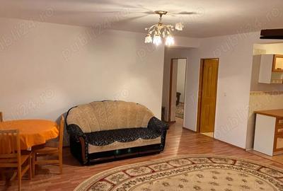 Apartament cu 4 camere semidecomandat în Vișan