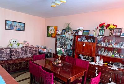 Apartament cu 3 camere decomandat, mobilat în Fetești-Gară