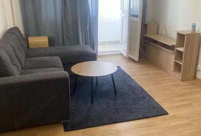 Apartament cu 2 camere semidecomandat, mobilat în Ștefan cel Mare