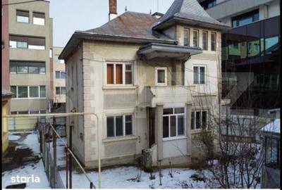 Casă cu 4 camere cu Teren 470 Mp în Ultracentral