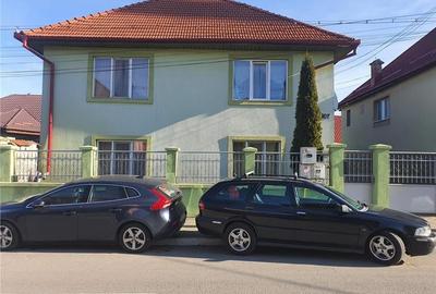 Casă cu 5 camere cu Canalizare în Avrig - 1