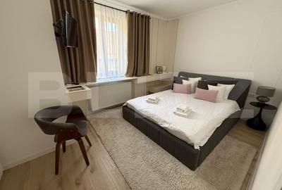 Apartament cu 3 camere semidecomandat, mobilat în Central - 1