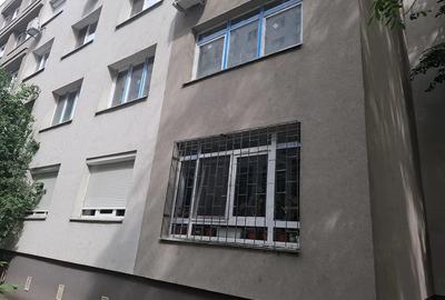 Apartament cu 4 camere decomandat în Titan - 2