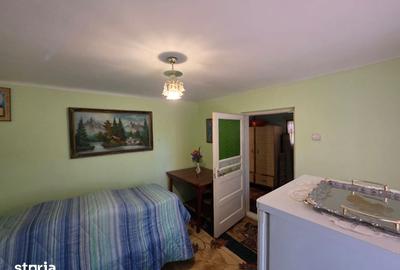 Casă cu 2 camere cu Teren 1200 Mp în Central - 2