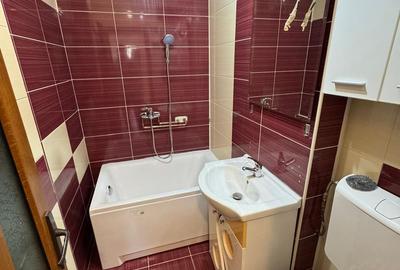 Apartament cu 3 camere în Păcurari