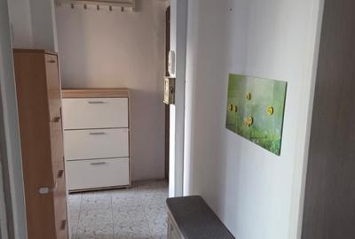 Apartament cu 3 camere semidecomandat în Drumul Taberei - 1