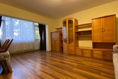 Apartament cu 3 camere decomandat în Găvana 3