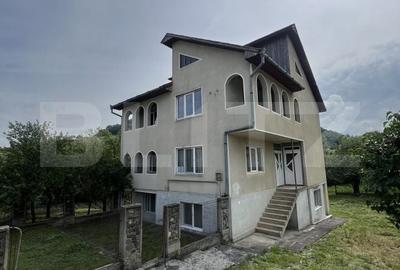 Casă cu 10 camere cu Teren 1300 Mp în Central - 14
