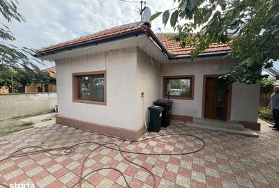Casă cu 4 camere cu Teren 780 Mp în Tuzla