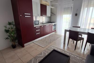 Apartament cu 2 camere semidecomandat, mobilat în Olimpia-Stadion