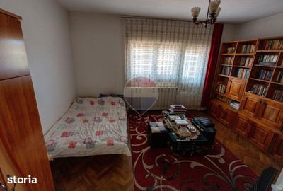 Casă cu 5 camere cu Teren 575 Mp în Central