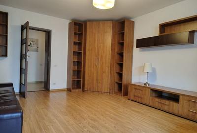 Apartament cu 3 camere decomandat, mobilat în Națiunile Unite