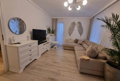 Apartament cu 3 camere decomandat, mobilat în Central