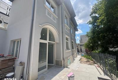 Casă cu 10 camere cu Teren 400 Mp în Copou - 2