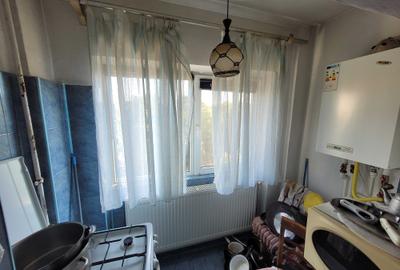 Apartament cu 4 camere decomandat în Roșiori de Vede - 2